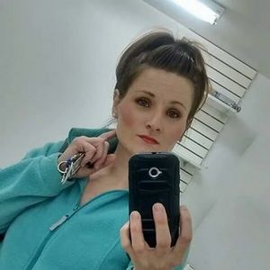 Meet your Posher, Leslie